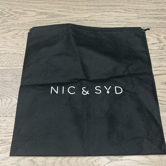 Nic&Syd new with tags black purse and dust bag - Picture 7 of 8